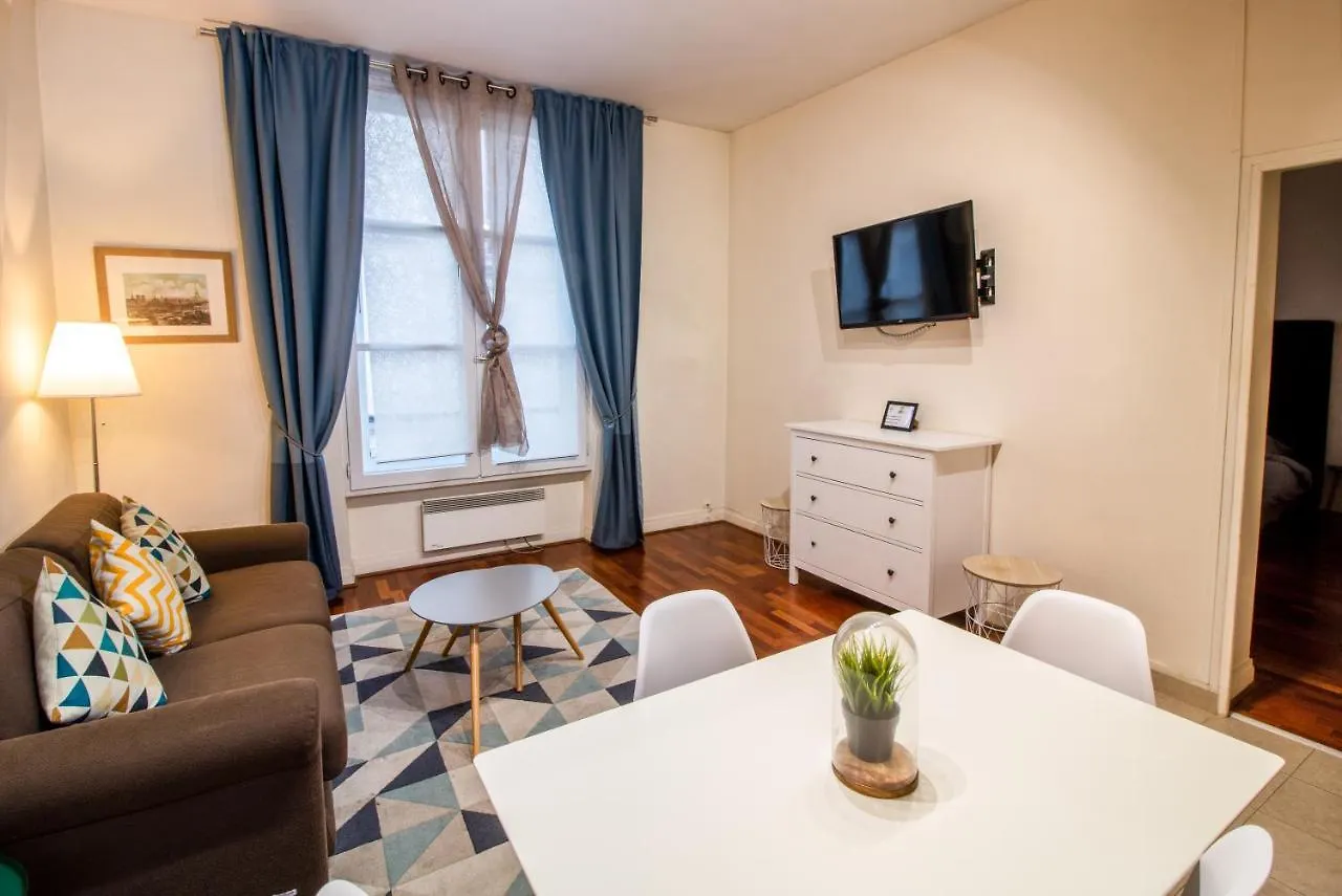 New Chic Flat : Le Marais - Place Des Vosges Paris France