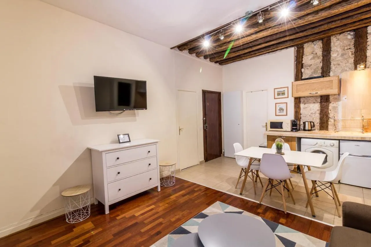 New Chic Flat : Le Marais - Place Des Vosges Paris 0*,  France