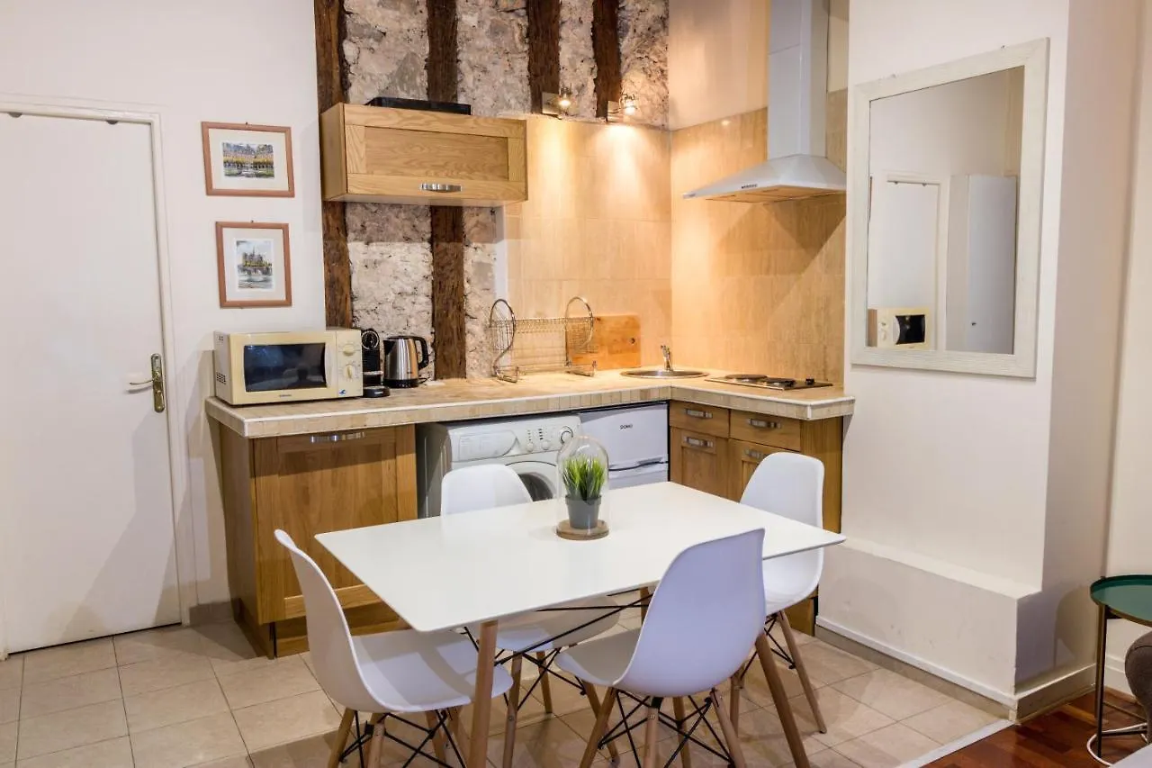 Apartman New Chic Flat : Le Marais - Place Des Vosges Párizs Franciaország